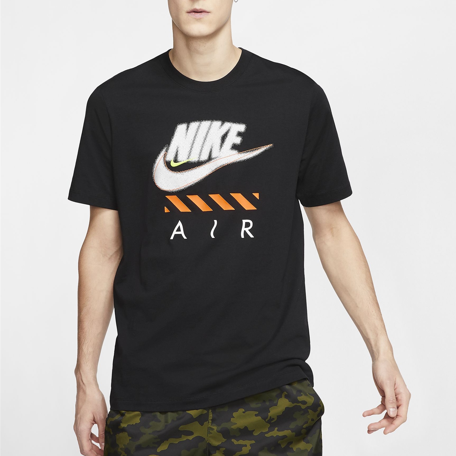 NIKE中国官网 现有 Nike 耐克 Sportswear 男子短袖原价￥259，现特价￥149
